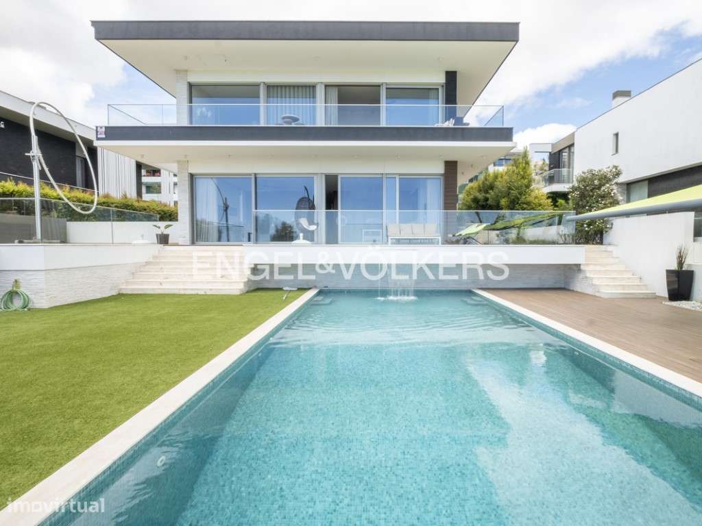 Moradia de Luxo com Piscina e Excecional Vista Rio e Mar em Oeiras - Grande imagem: 2/30