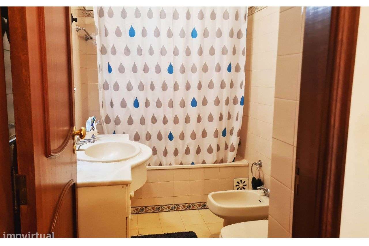 Coimbra T3 desafogado com garagem-19