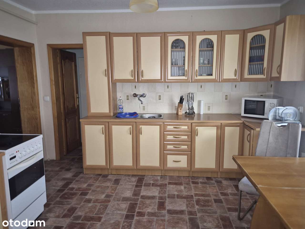 Dom pod lasem z zabudowaniami gospodarczymi 16km od Opola-15