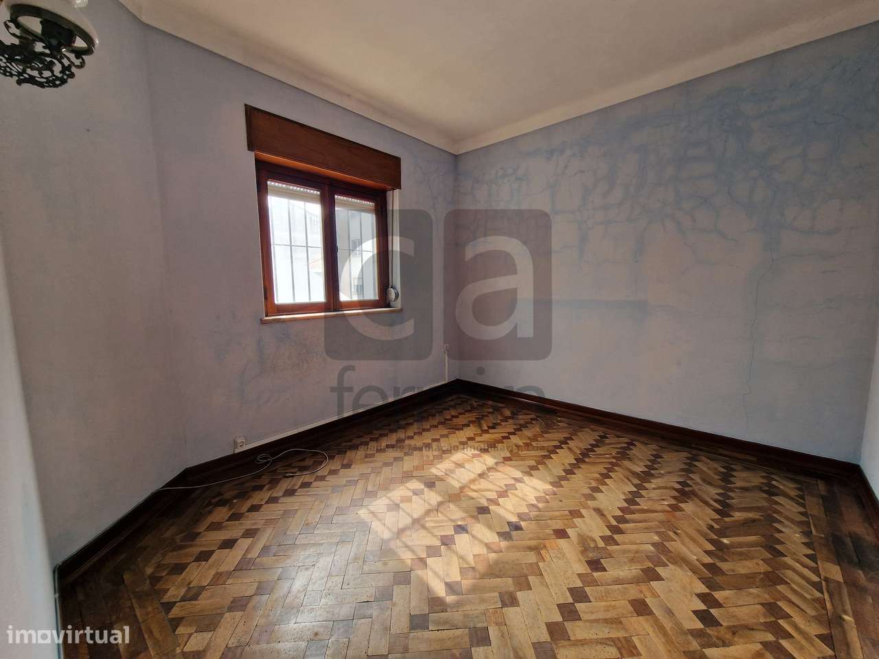 Moradia T4+2 em Almeirim com garagem e quintal-9