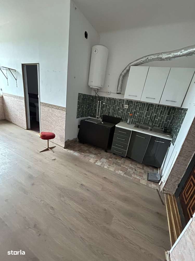De vanzare garsoniera etajul 2 Pret 16.500 e - Imagine principală: 5/7