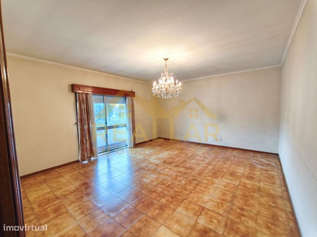 Apartamento T3 com três frentes e lugar de garagem Rio Tinto - Grande imagem: 3/29