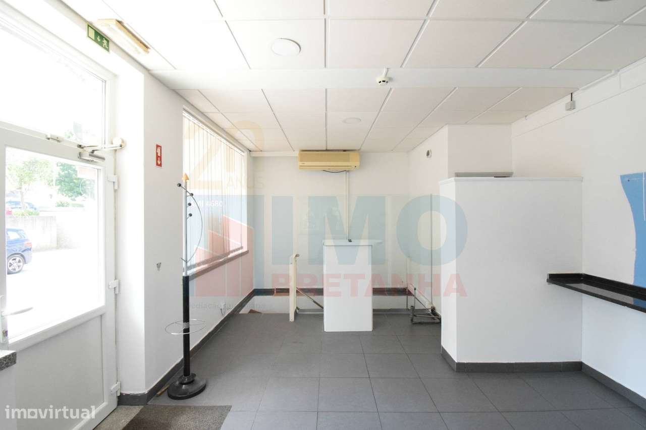 Espaço Comercial de 3 Pisos com Potencial para Habitação - Jardim do L - Grande imagem: 5/23