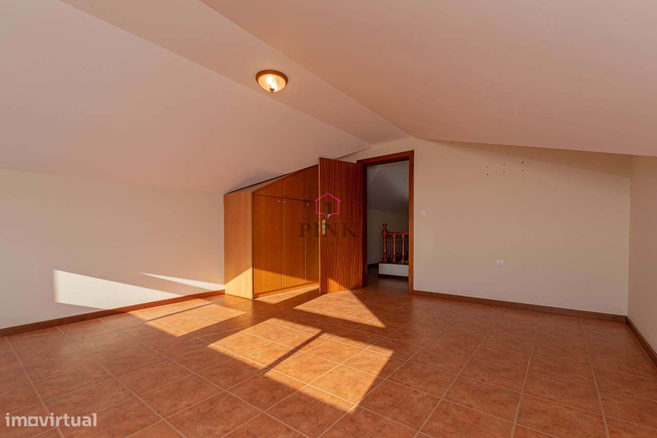 Calheta | Moradia T3 com Vista Mar e Terreno Extra-29