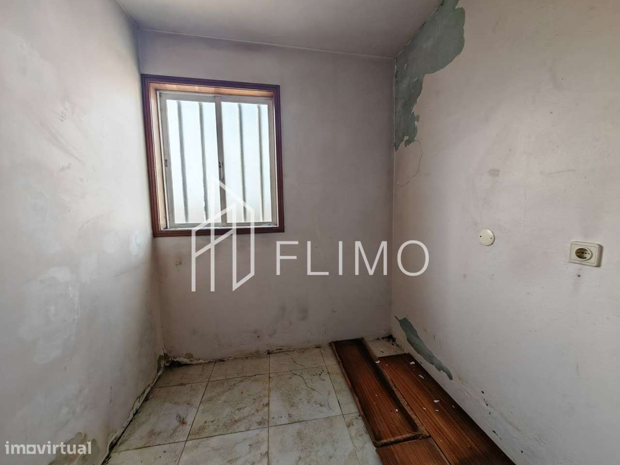 Moradia T4 com potencial Bifamiliar-29