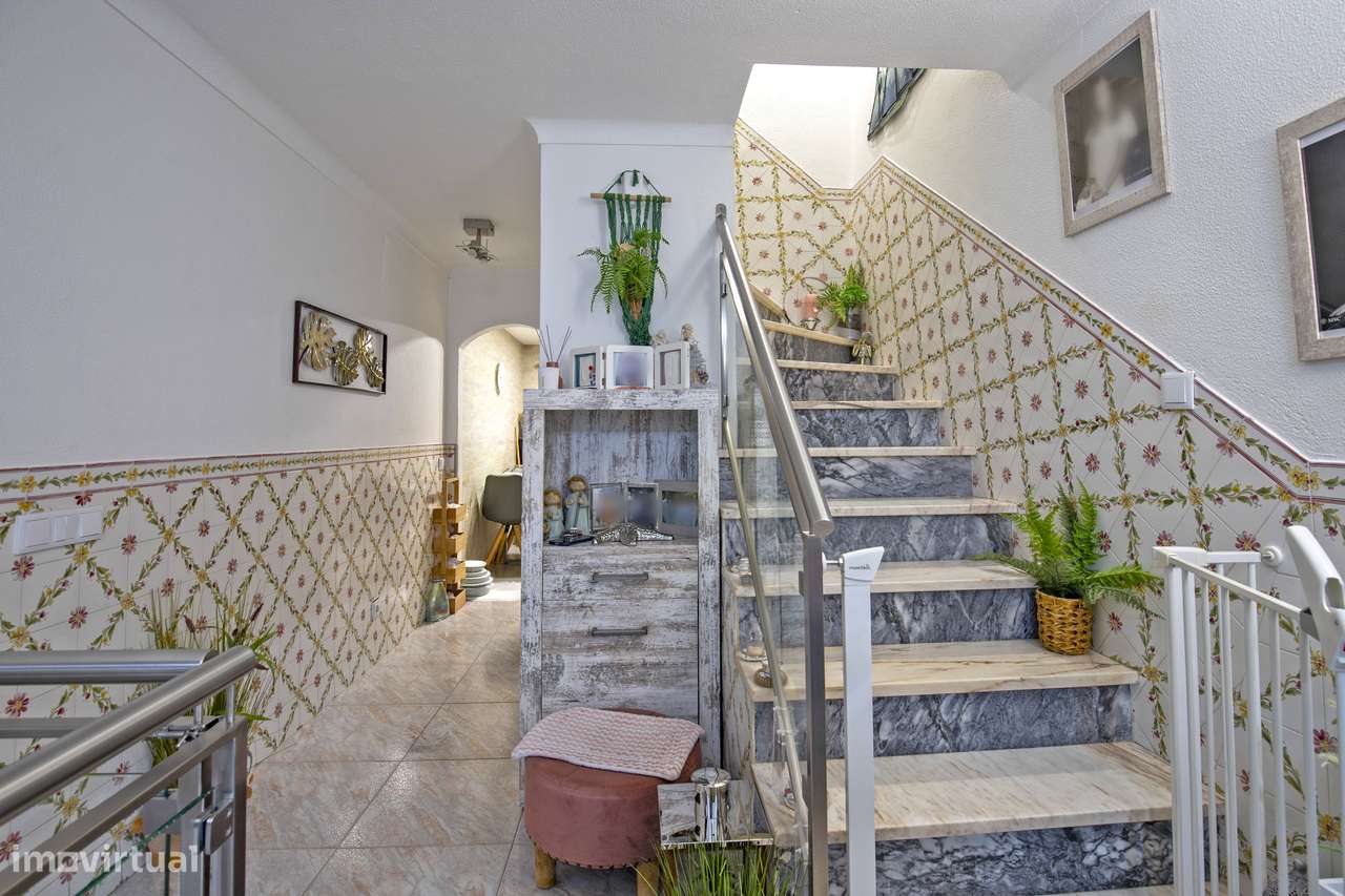 Prédio T2 na vila de Sesimbra a poucos metros da praia-15