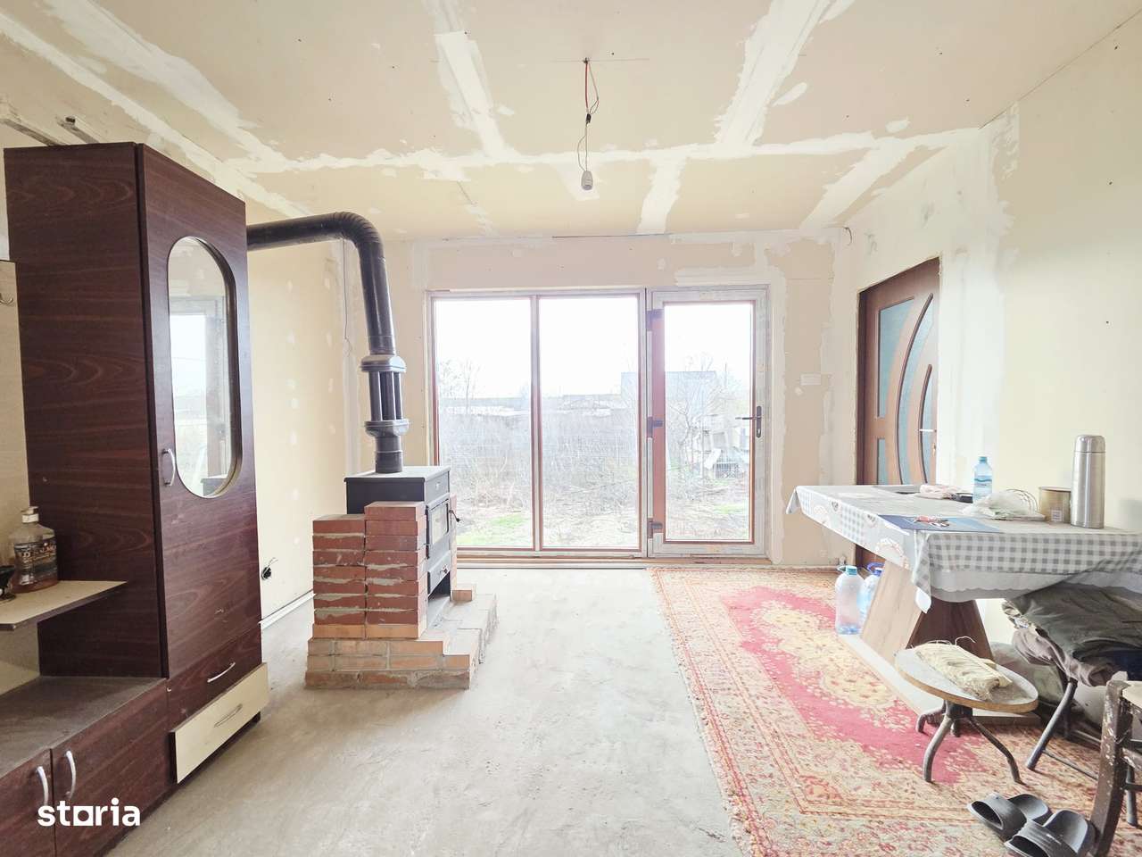 Casă cu 2 camere, teren 1200 mp, gata de utilizare - Imagine principală: 5/8