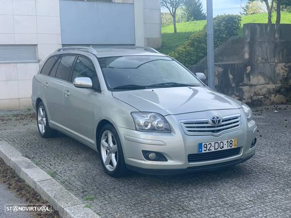 Toyota Avensis SW 2.2 D-4D Sol - 2