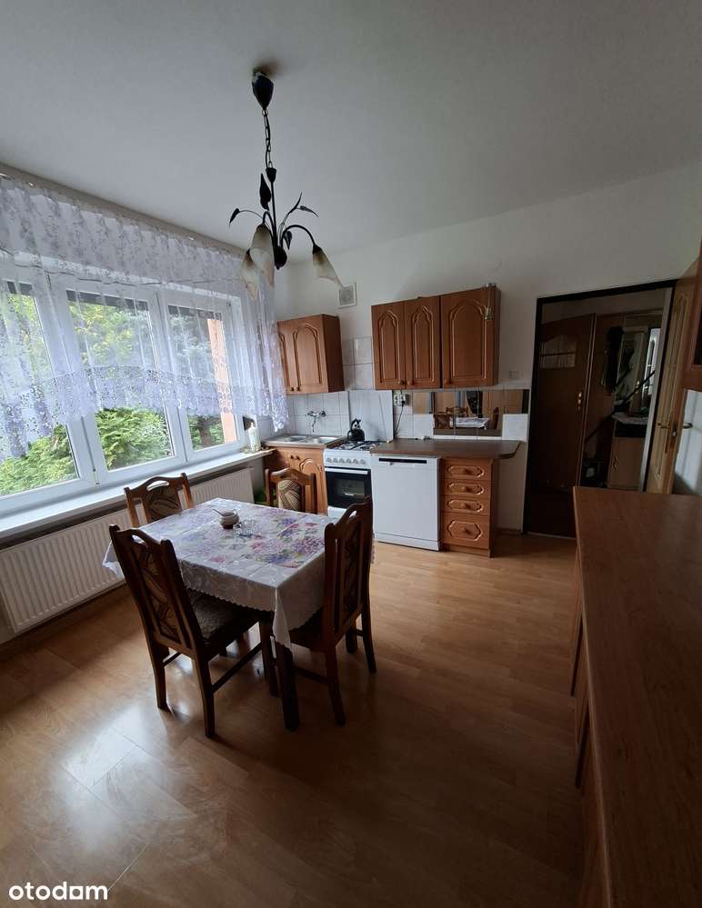 Na sprzedaż -Połowa domu na parterze z garażem i ogrodem Amelung-4