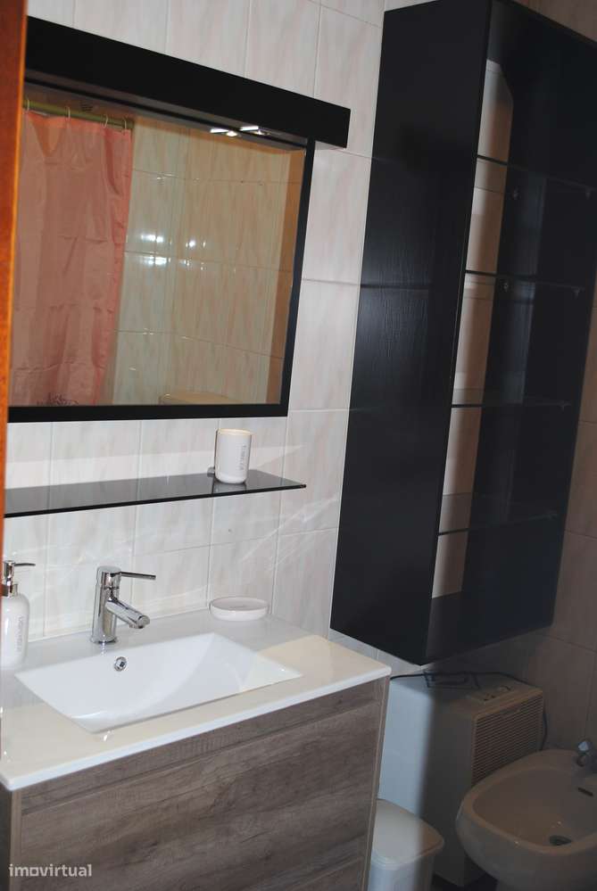 Oportunidade de Investimento: 3 quartos - Rentabilidade em Aveiro-12