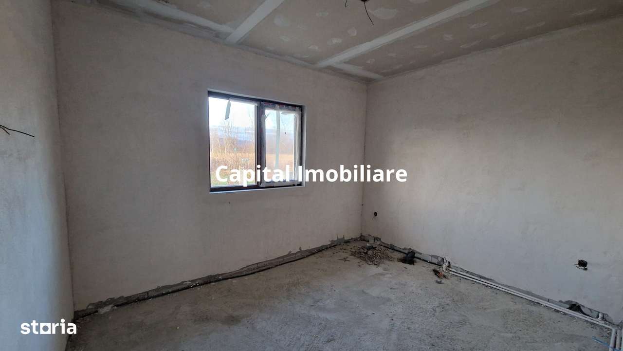 Casa de vanzare, Catalina, 3 dormitoare, 9 ari Comision 0% - Imagine principală: 5/12