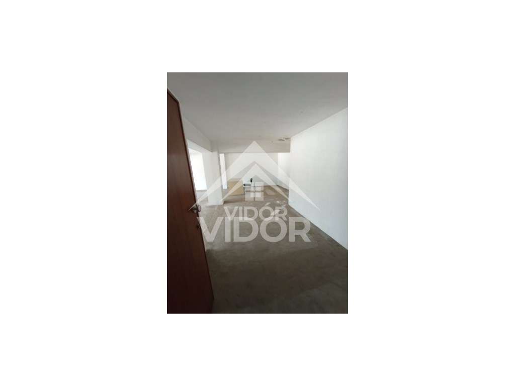 Conjunto de Escritórios no Candal - Grande imagem: 4/8