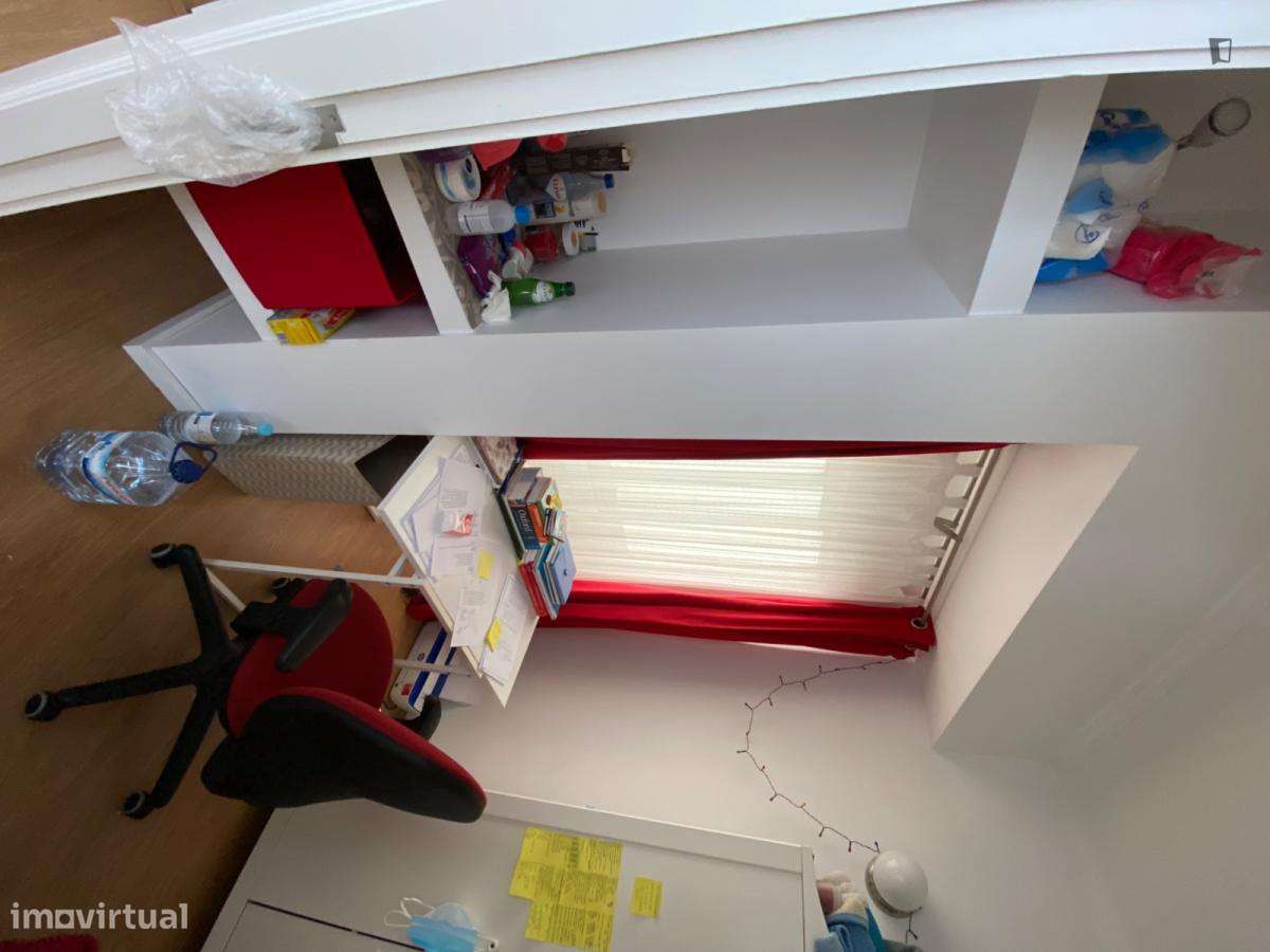 Quarto - localizado em Aveiro - Grande imagem: 5/10