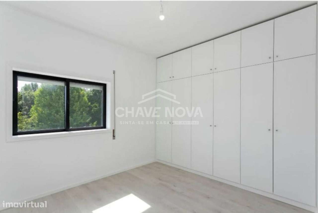 Apartamento T2 Renovado com Lugar de Garagem – Rua de Serralves, Porto-7