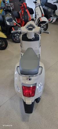 Vespa GTS - 7