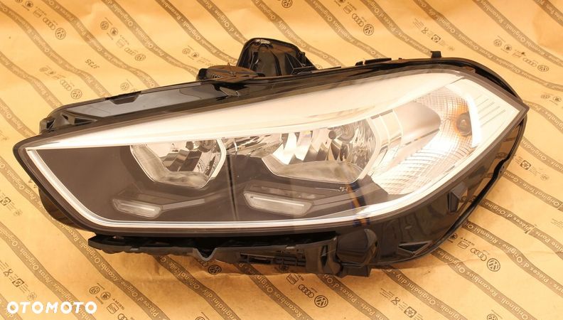 BMW 1 F40 19 LAMPA PRZÓD ZWYKŁA  LED - 1