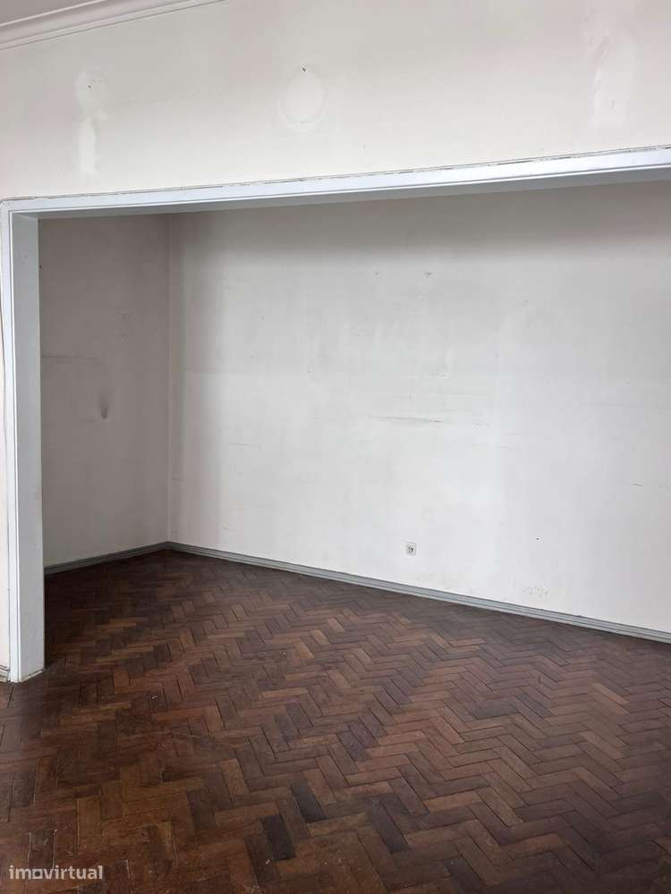 Apartamento t1 à venda na Avenida Patrão Joaquim Lopes-7