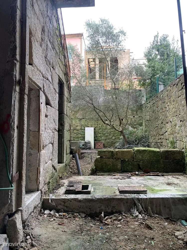 Moradia com jardim 3 pisos + mezzanine - Projeto Aprovado  junto à fac - Grande imagem: 5/43