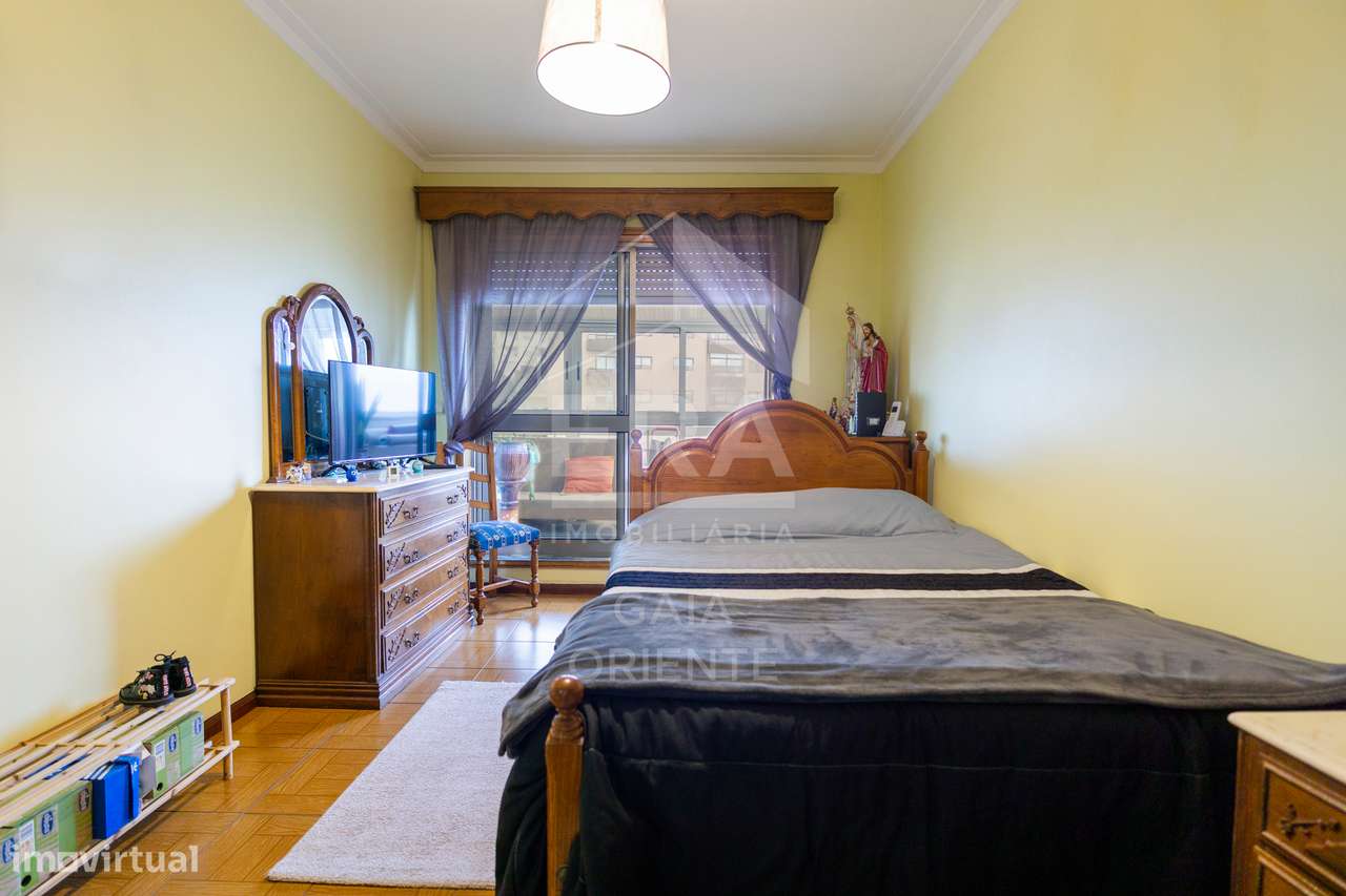 Apartamento T2 com Terraços e Vista Douro-27