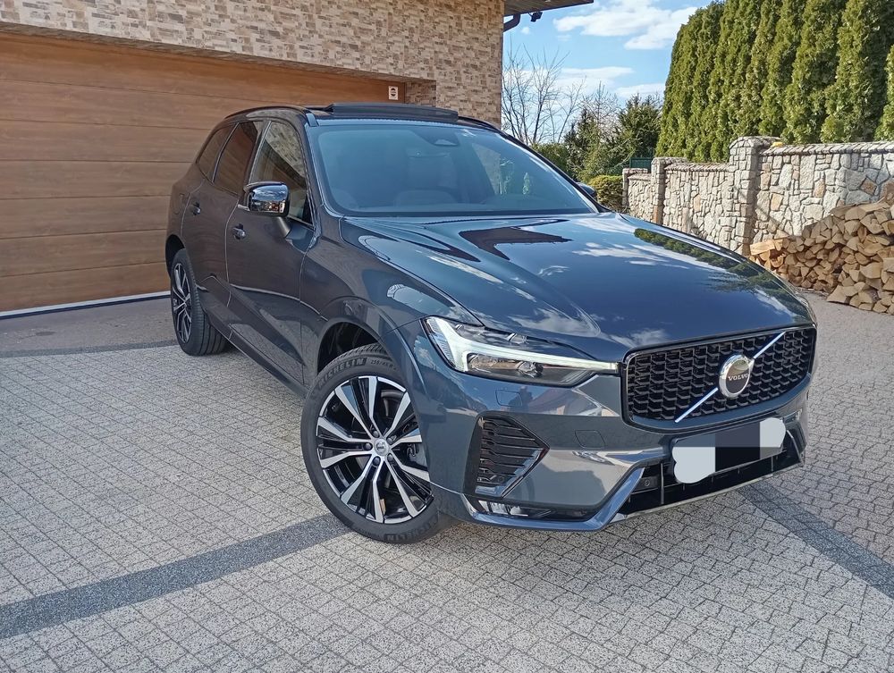 Volvo XC60 II B5 B AWD Plus Dark 2024