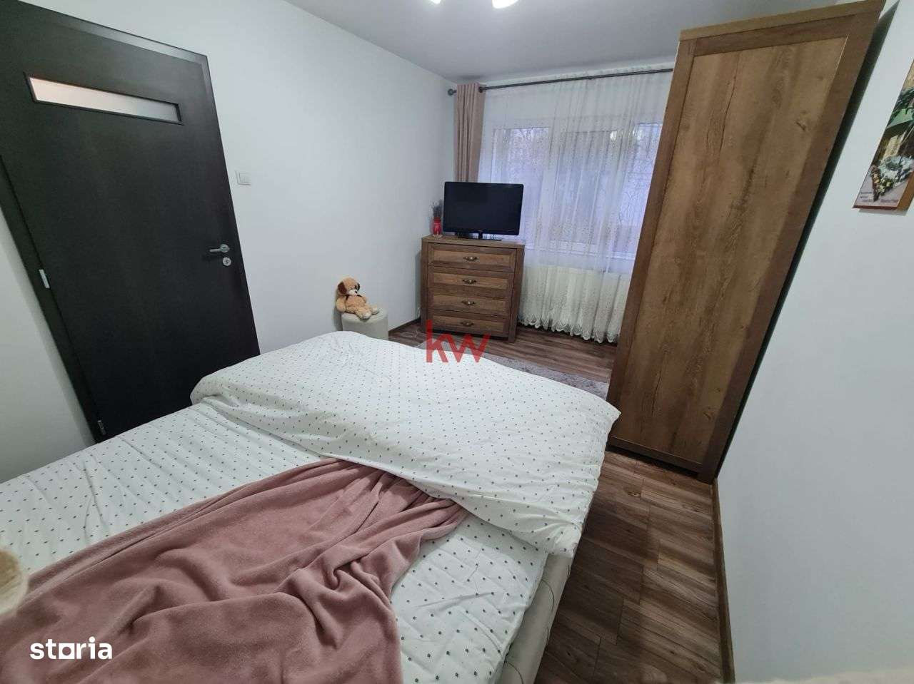 Apartament ultrafinisat cu balcon, la parter, in Pod de Piatra, fara r-5