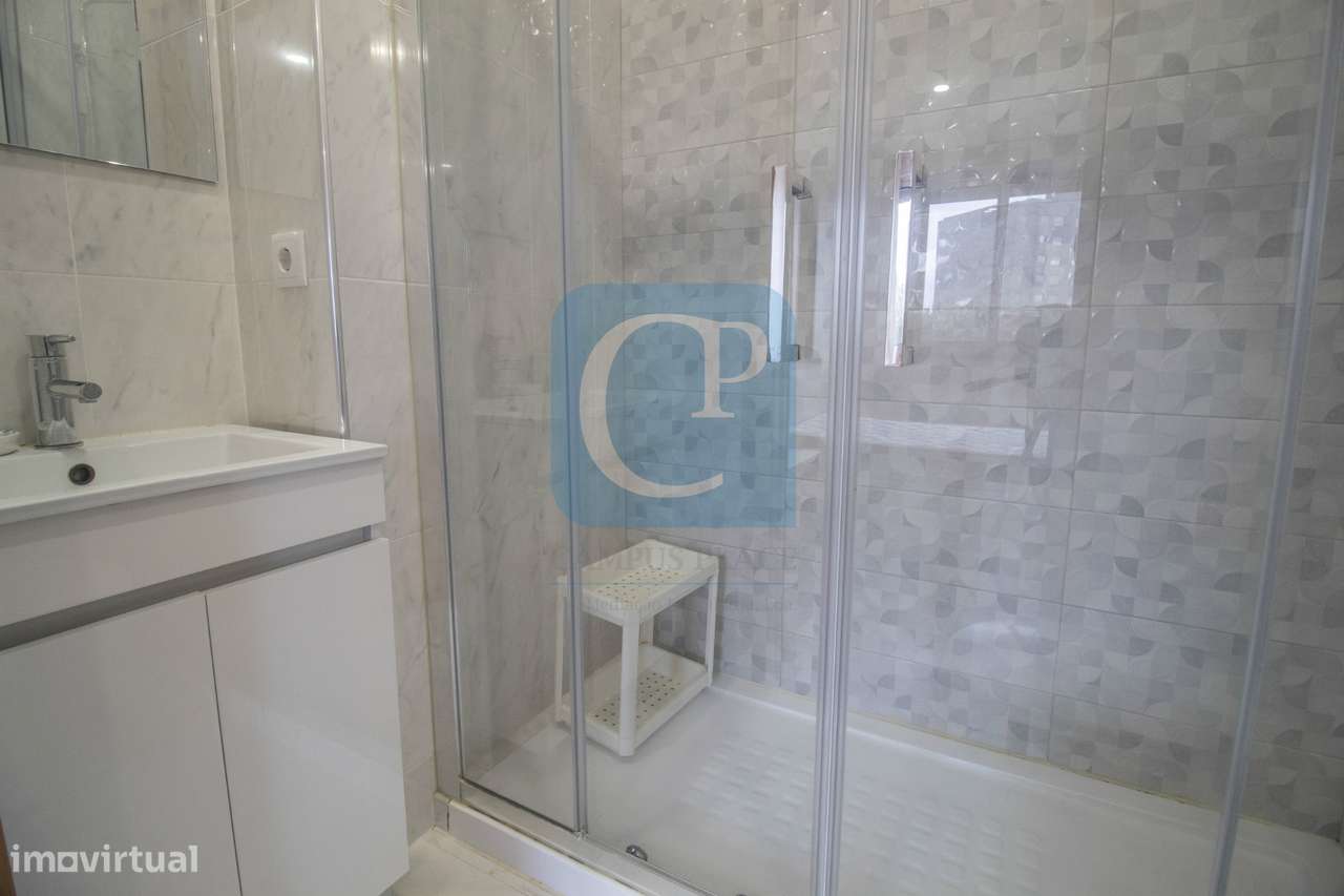 Apartamento T3 renovado com terraço, ao ISCAP e 900mts H.S.João-22