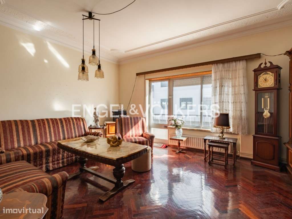 Prédio Misto de 3 Pisos com Jardim e Anexo Habitacional - Santo And...-0
