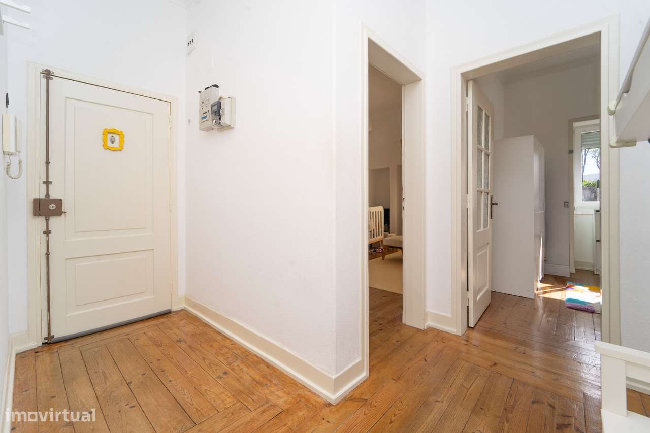 Apartamento T5 para venda na Rua Trindade Coelho Coimbra-11