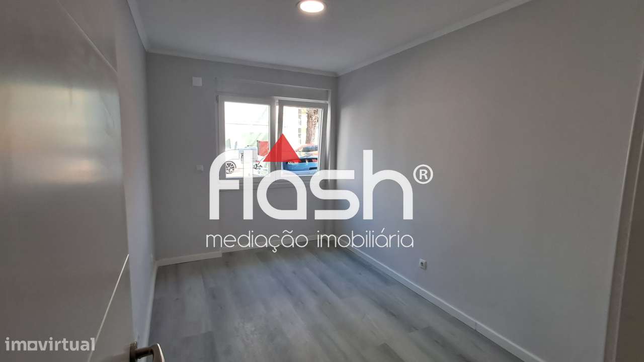 Apartamento T2 Remodelado em Benfica-10