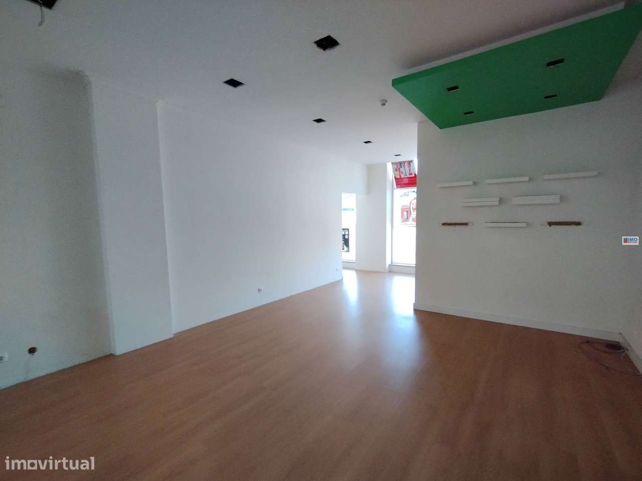 Loja - CC Acropole - Centro do Fundão - Grande imagem: 2/7