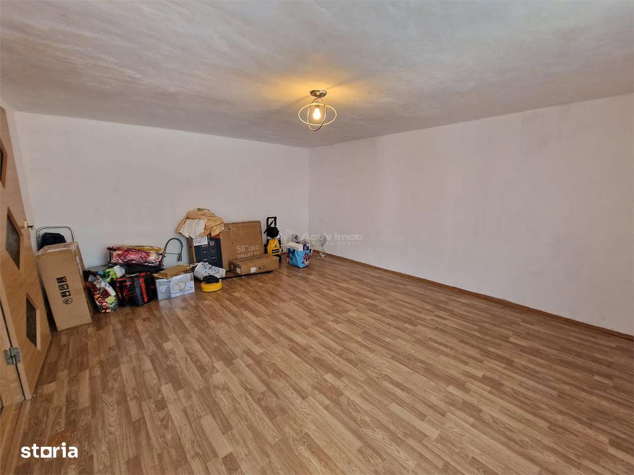 Resita Apt.Etj.1 Curte Comuna - Imagine principală: 3/11