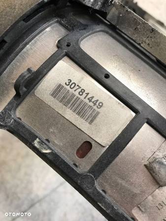 LISTWA DEKOR WODOSPAD KRATKI NAWIEWU VOLVO S80 - 12