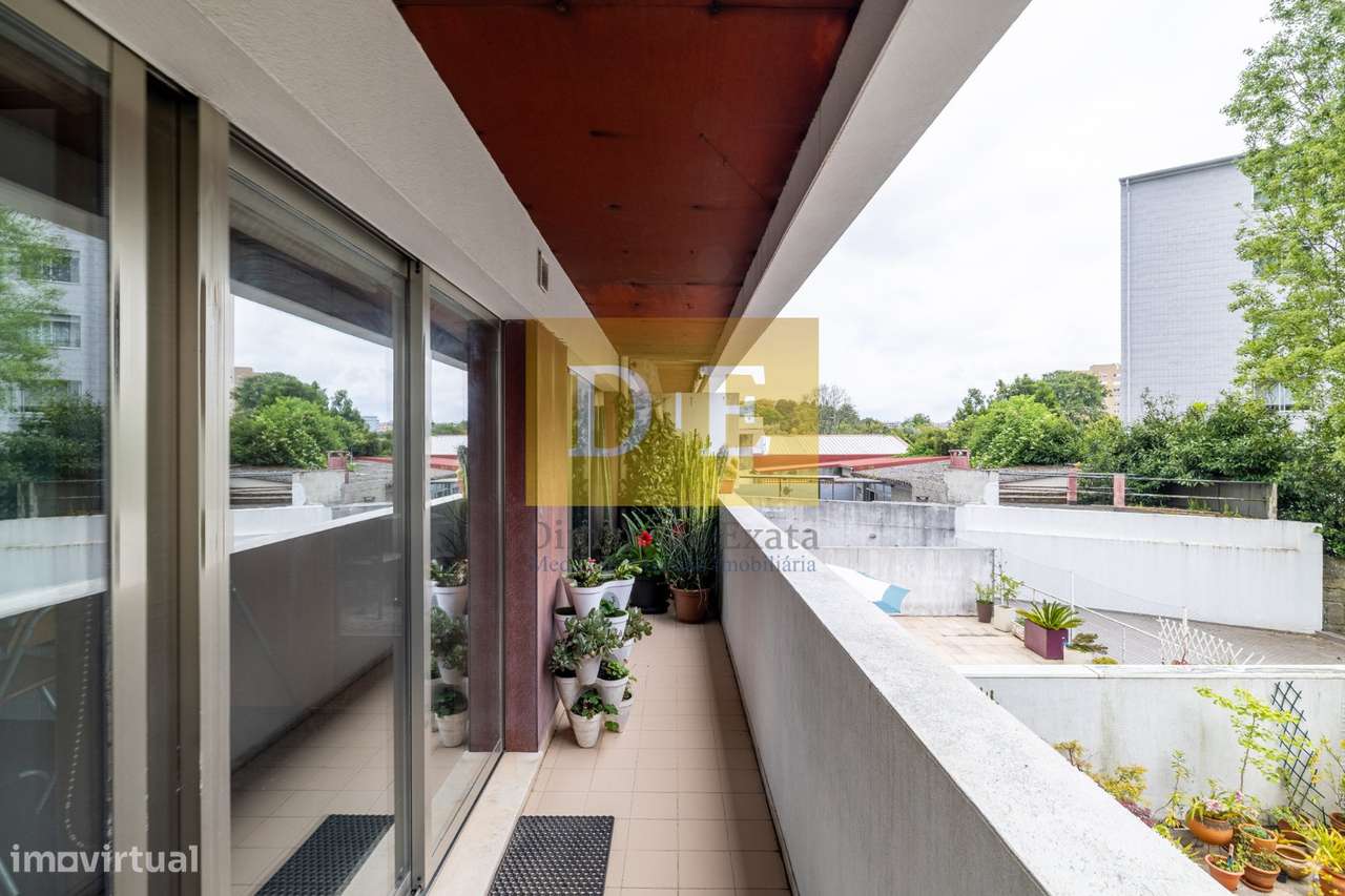 Apartamento T3 em Zona Nobre de Requesende em Ramalde-23