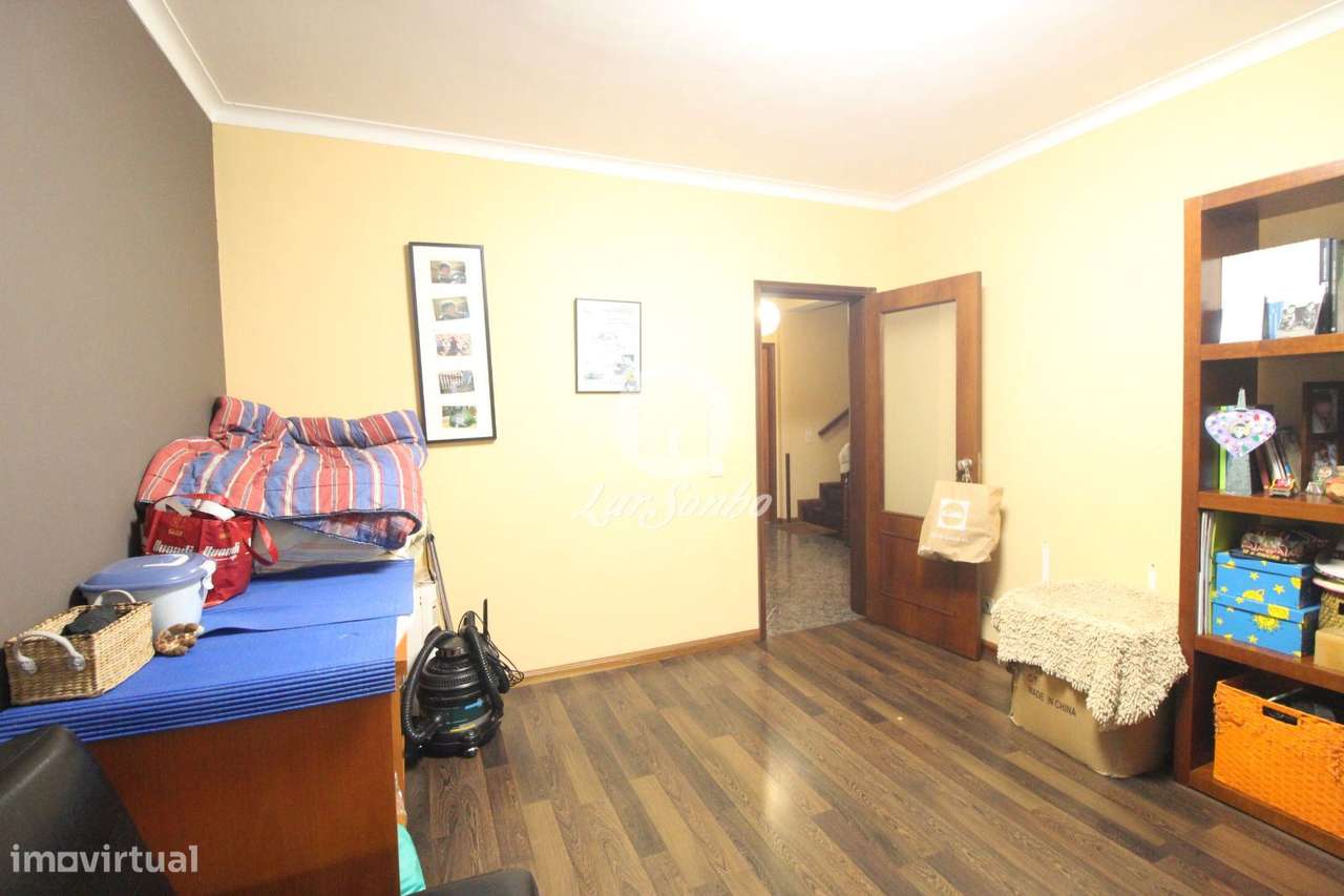 Imponente moradia T4 com 3 frentes na zona da Missilva em Baguim do...-19