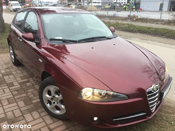 Alfa Romeo 147 1.6 T.S Impression - 12