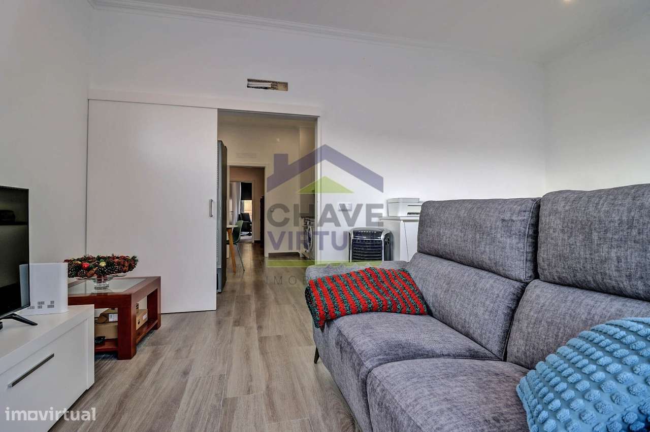 Apartamento T3 com Terraço Amplo - Centro Bombarral-16