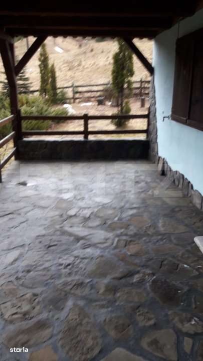 Casa de vacanta in Piatra Fantanele + 4,5 arii teren - Imagine principală: 4/19