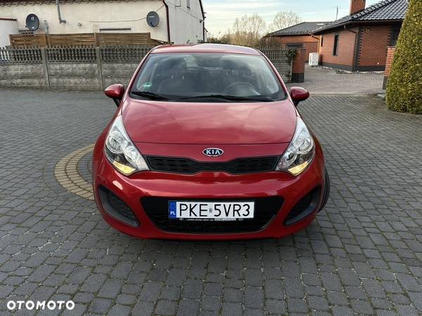 Kia Rio - 4