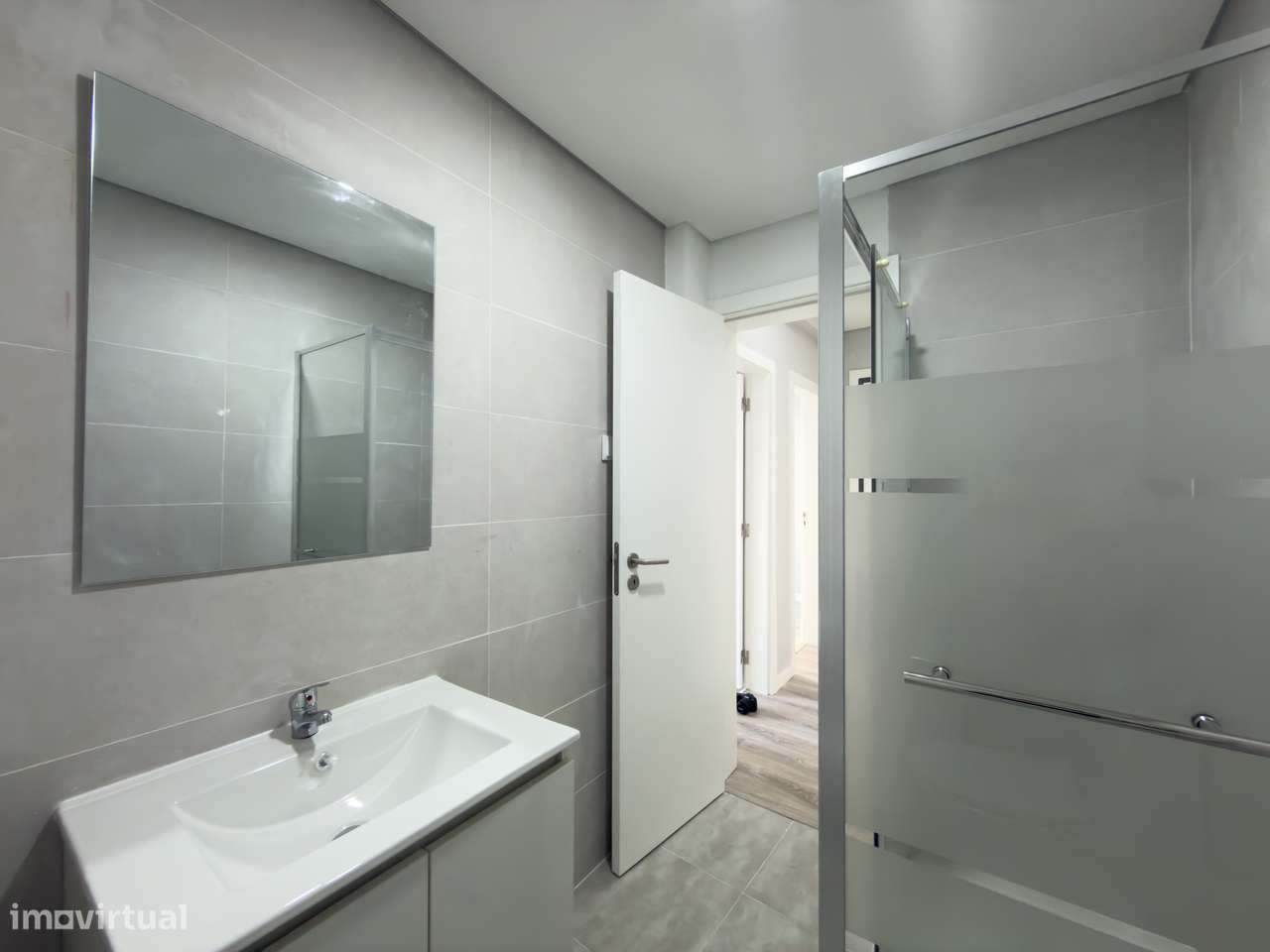 Apartamento T3 com logradouro, totalmente renovado-18
