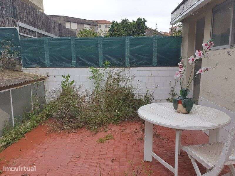 Apartamento T2 com 111 m2 no Porto-10