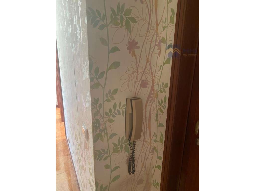 Apartamento T2 junto estação CP Valadares-7
