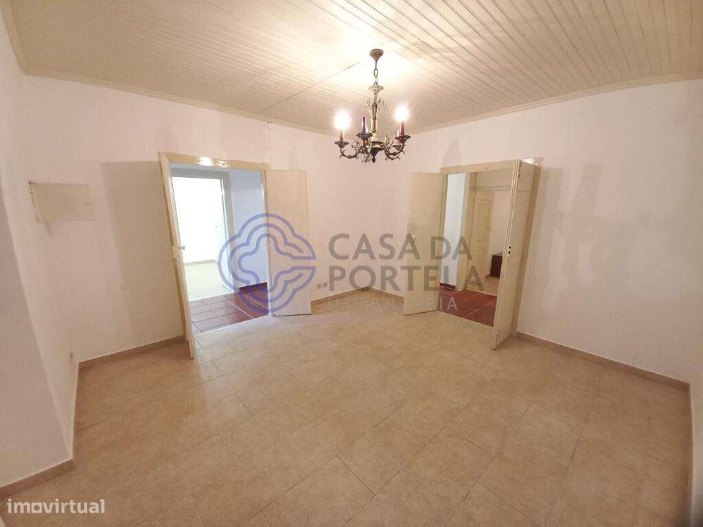 Moradia T2 com terreno e poço pronta para habitar em Ferreira do Zêzer - Grande imagem: 4/24