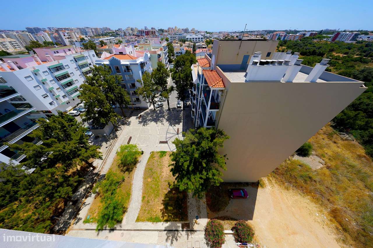 Apartamento T3 com exposição solar nascente /sul em Portimão-7