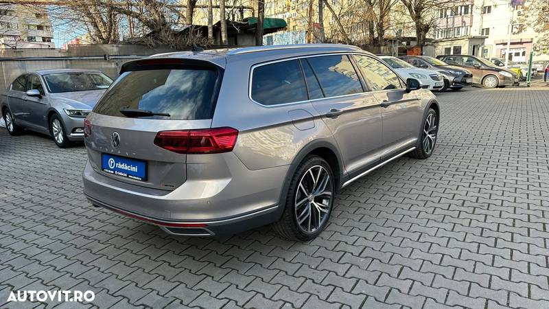 Volkswagen Passat Alltrack 2.0 TDI DSG 4Motion - 3