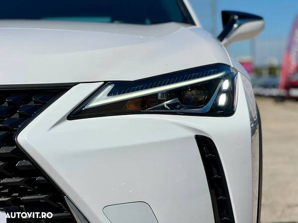 Lexus UX 250h 2.0L HEV 20H- (178 HP) 4X2 CVT Business - 6