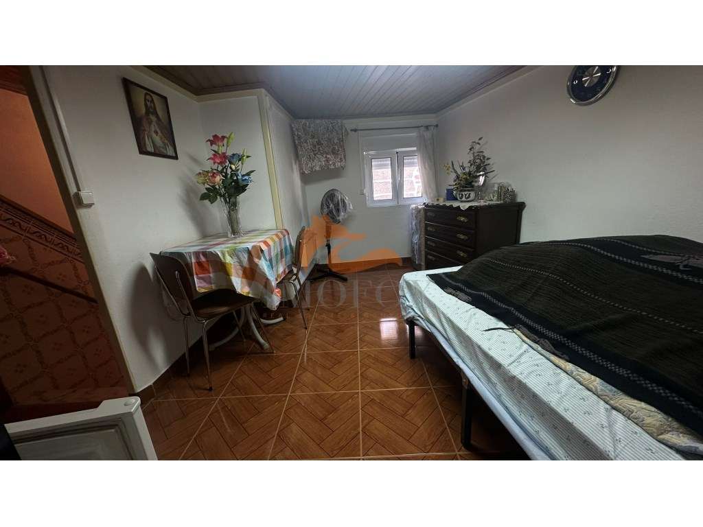 Moradia Pronta a Habitar localizada na vila de Avô - Ótimo para Alo...-1
