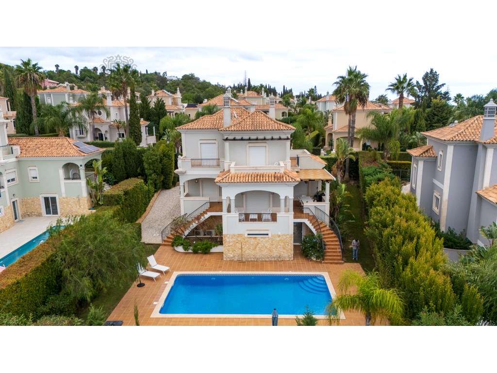 Moradia Bellacrest com 5 Quartos no Condomínio The Crest - Grande imagem: 5/28