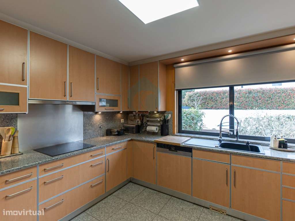 Moradia T5 em Vilarinha-19