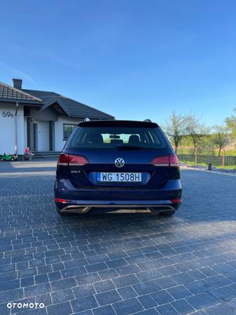 Volkswagen Golf - 6