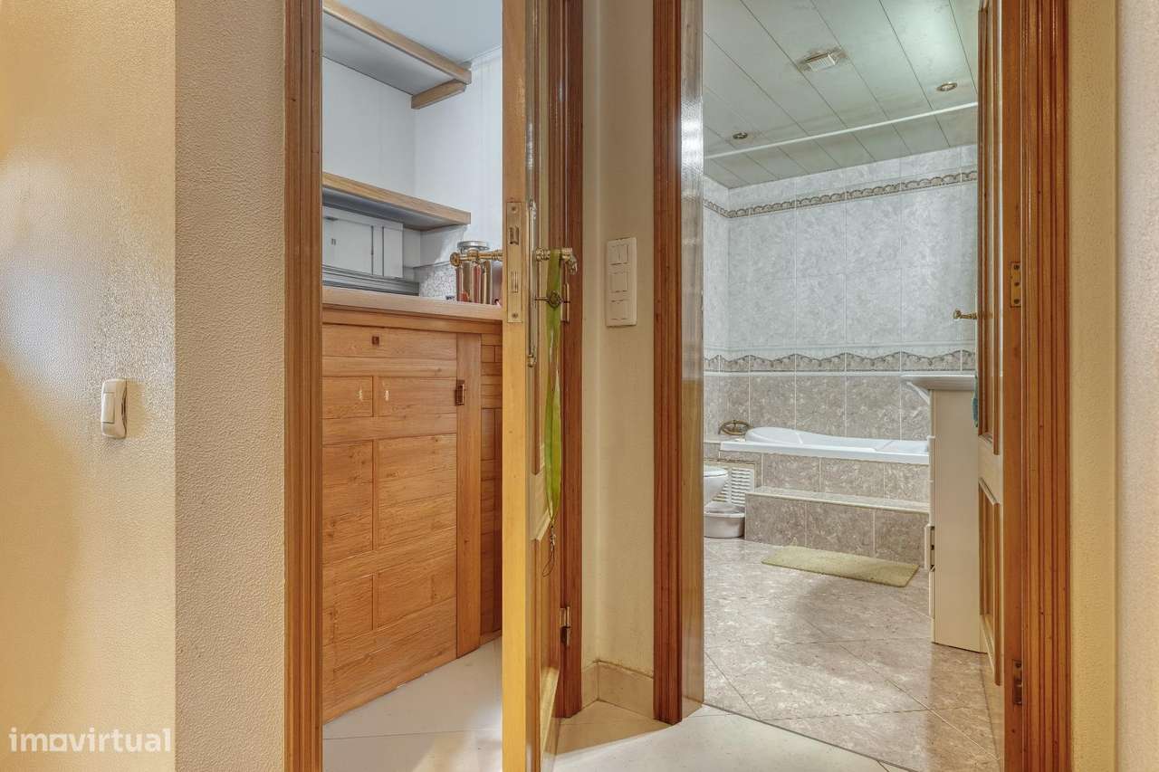 Apartamento T2 com Terraço Incrível || Costa da Caparica-21